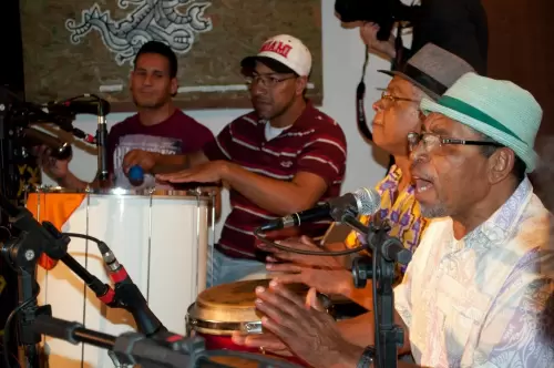 36ee3b 26213b462ac9402bbc9c132403392d4dmv2